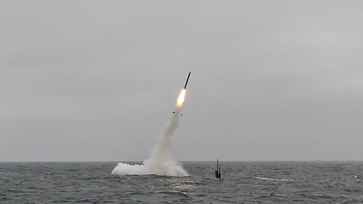 Osinttechnical's tweet photo. Bloomberg- Tonight, US Navy fighter jets based on the USS Eisenhower, as well as Tomahawk cruise missiles launched by USN surface ships and submarines, struck more than a dozen Houthi targets, including radar installations, storage sites, and missile launchers. https://t.co/86AjyF9nAE