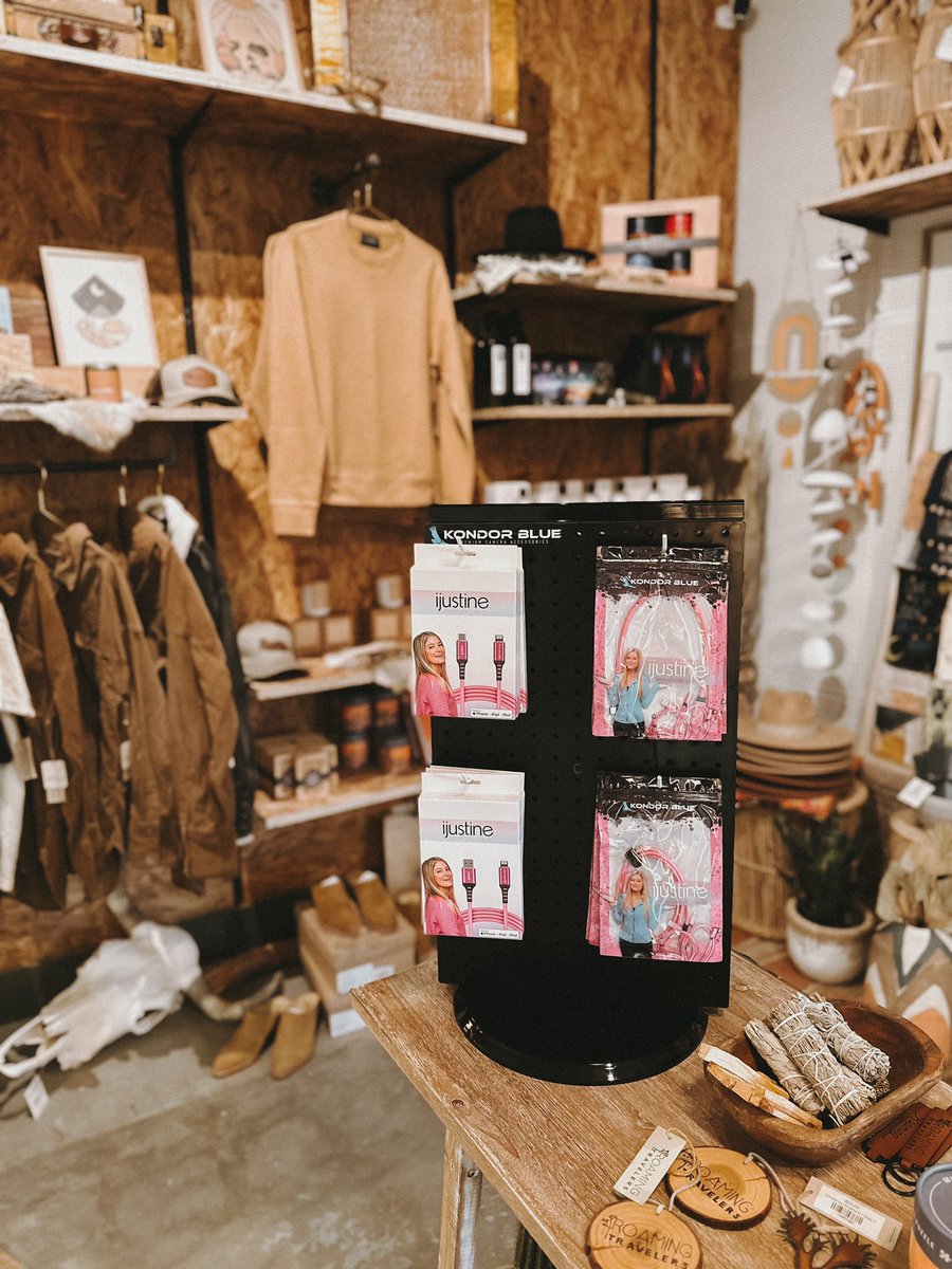 Forget a cord? 🔌 <a href="/RoamTravelers/">Roaming Travelers</a> inside the #JoshuaTree Trading Post has you covered with a selection of <a href="/KondorBlue/">Kondor Blue</a> x <a href="/ijustine/">iJustine</a>  🔋 
•Lightening 
•Micro
•USB-C

💻: JTTradingPost.com