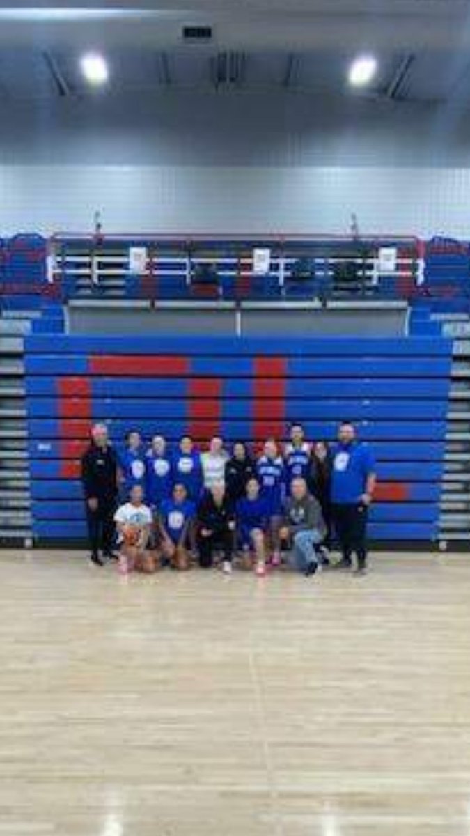 MCLadyRoyals's tweet photo. Apollo high School practicing https://t.co/Pa7WITp9Bx