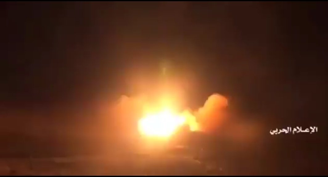 ECSaharaui__'s tweet photo. 🔴 ÚLTIMA HORA –  Contraataques del ejército yemení en marcha...

Funcionario de Yemen: Los hutíes han atacado varios buques de guerra estadounidenses y británicos en el Mar Rojo

Se respondió a la barbarie estadounidense, británica e israelí y ahora se está desencadenando una gran batalla en el Mar Rojo, y es seguro que varios acorazados estadounidenses y británicos han sido alcanzados.