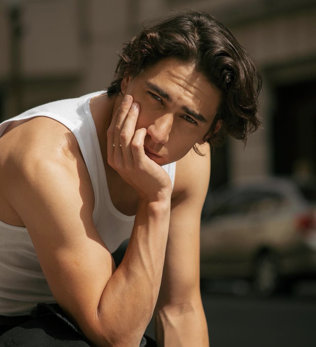 kttykangg's tweet image. me gusta un varón (enzo vogrincic)