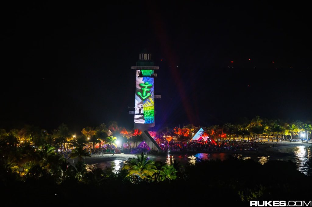 destructoamf's tweet photo. Words can not describe this last FriendShip.
Thank you for believing in me and my vision.
You guys always trust me and I was finally able to deliver on the scale that I have always wanted to.
Being on the island watching the sunrise with All My Friends was magical.
This may have been my favorite event I have ever produced.  Much love and gratitude to my team, all the amazing artists, and most important my beloved ship family. You are truly amazing and inspire me to do what I do. Until the next one.
Xo.  Pics @rukes & @ohdagyo