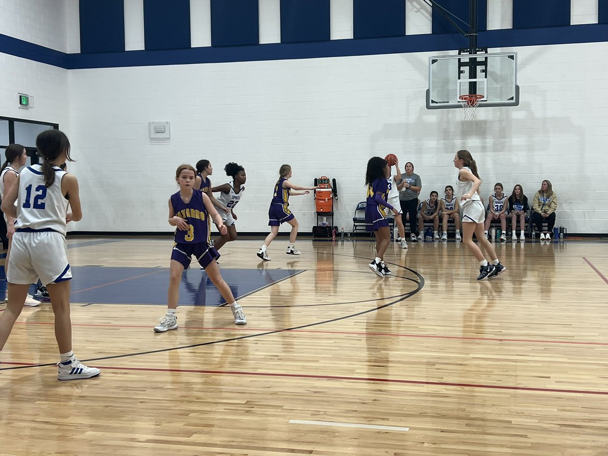 DrBrentRingo's tweet photo. Double digit wins for the 8th Grade Spikes and Lady Spikes @HPetersonMS. Athletes all over the court. And, great time on The Buck and Mike FM talking about all the great happenings in @kerrvilleisd. #TFND #KISDinspires https://t.co/mitwEWI8Nj