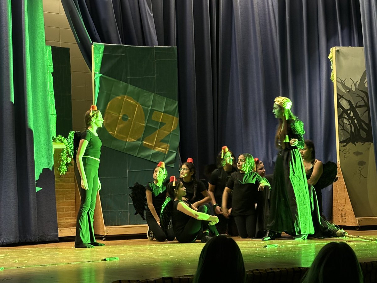 RNorrisGMS's tweet photo. The Wicked Witch has other plans ⁦@GMSGatorsRevere⁩ https://t.co/dr52jOrJXO