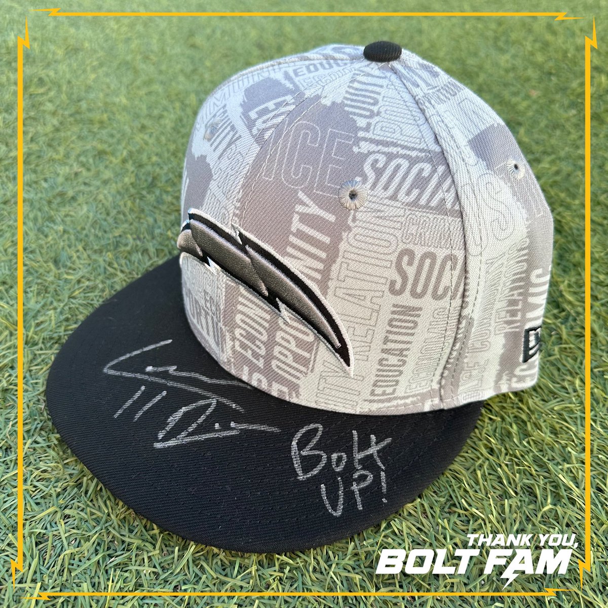 chargers's tweet image. who wants cam’s cap ???

like + repost to win
