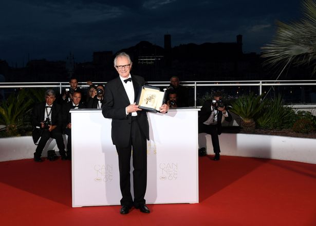 byejune2046's tweet photo. #IDanielBlake(2016)
2016 cannes film festival
#KenLoach #PaulLaverty #DaveJohns #HayleySquires https://t.co/oT0C5dJx5z