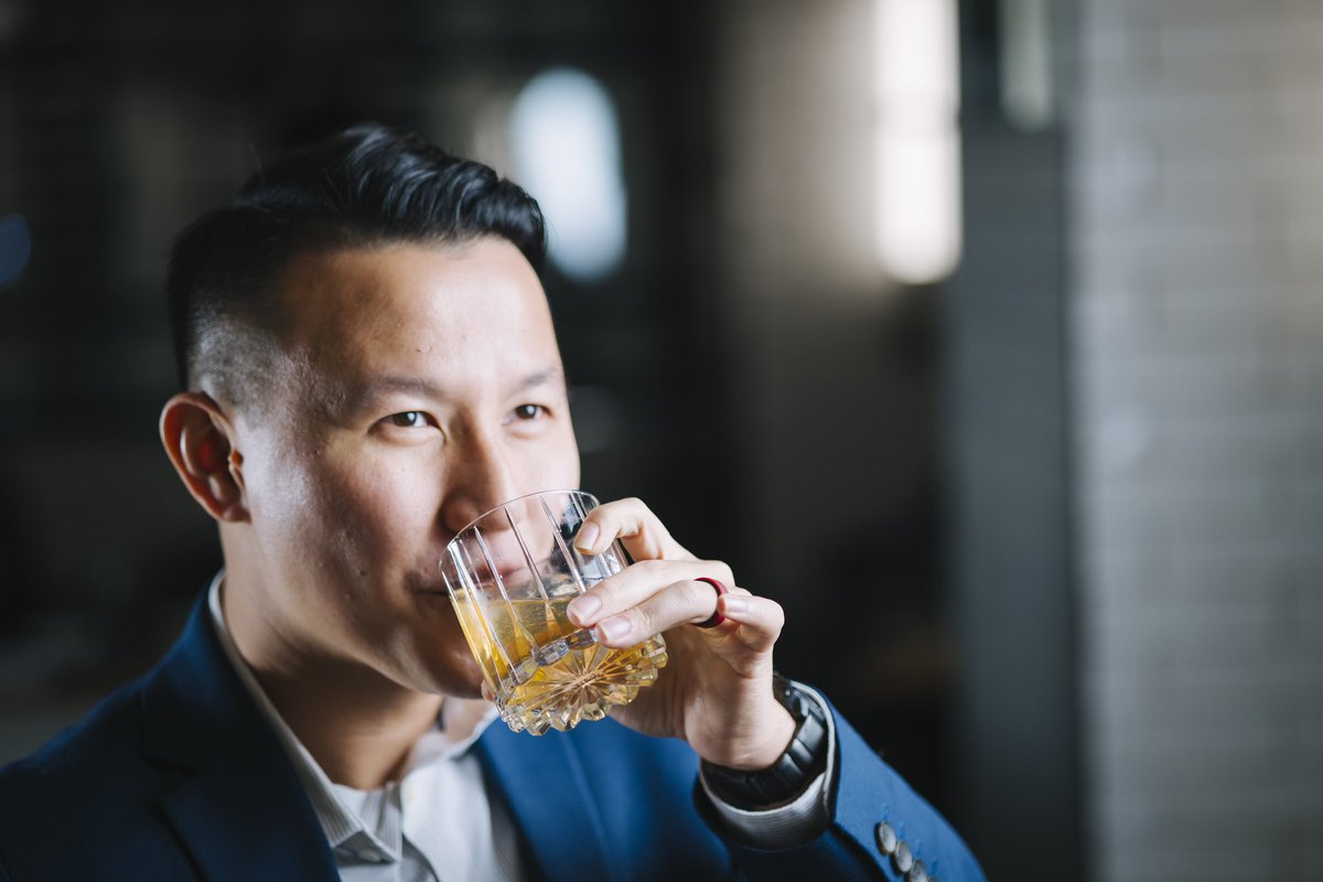 LuxIceUSA's tweet photo. Raise the bar for every sip you take ✨
Visit our website https://t.co/DwF4BV7Nyc or click the link in our bio to find out how #LuxIce can #ElevateYourBeverage experience TODAY! https://t.co/hxvbwG4AX6