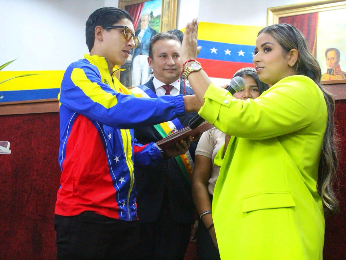 Gob_Guarico's tweet photo. #SEPA🔴Para el ejercicio del periodo de gestión parlamentaria correspondiente al 2024 – 2025, en el estado fue ratificada la junta directiva del CLEBG, quedando en la presidencia la legisladora Dayana Encinozo y Vicepresidenta Yenglis Peña.

#Guárico https://t.co/2fGFsGCWzU