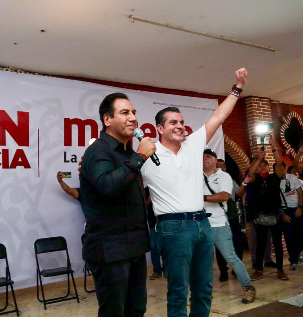yamilmelgar's tweet photo. Agradezco la visita de mi amigo @ramirezlalo_ Coordinador de la Defensa de la Transformación de Chiapas, al encuentro con militantes y simpatizantes de @PartidoMorenaMx en Tapachula. 
Destacamos los resultados positivos del presidente @lopezobrador_ y el gobernador @RutilioEscandon.
#UnidadEsFortaleza ¡Ánimo!