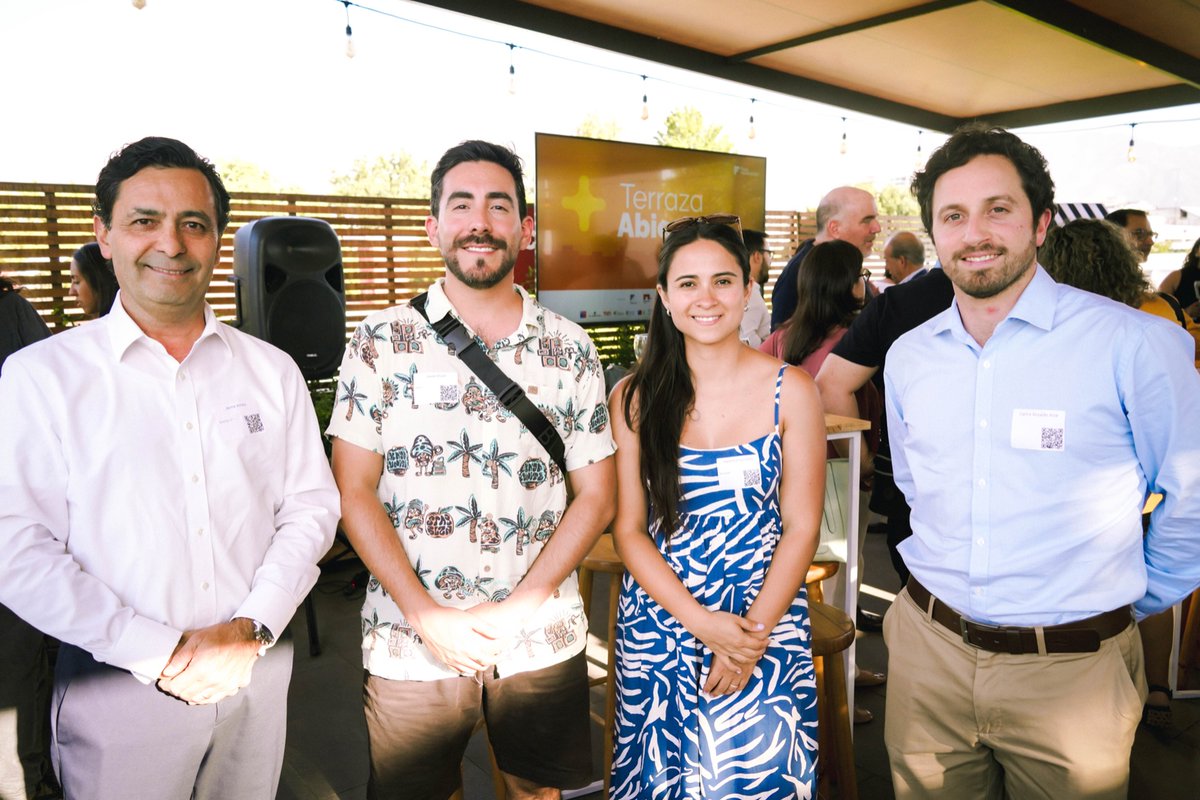 ¡Que buen encuentro fue el que tuvimos en nuestra Terraza Abierta junto a parte del ecosistema emprendedor! 🚀 Conversamos sobre los desafíos y propósitos de este año que comienza.
