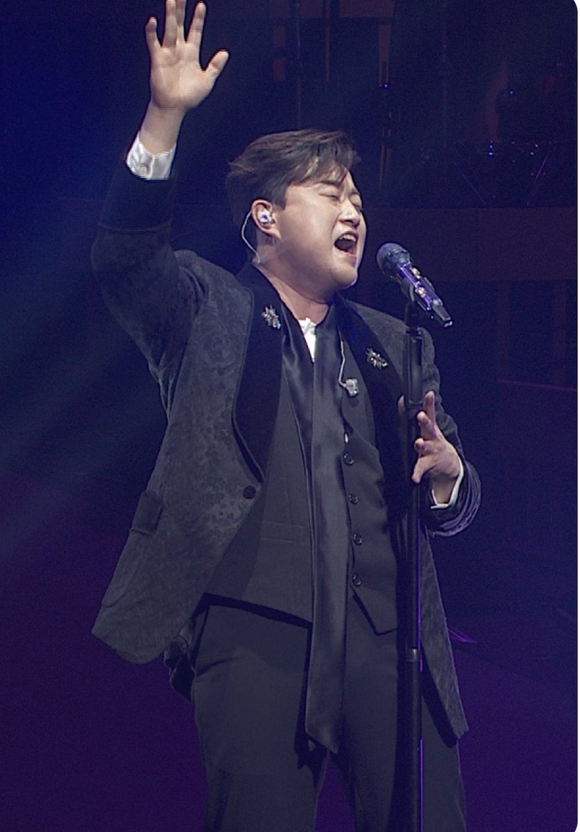 baginja8's tweet photo. @hojoongofficial 김호중_클래식단독쇼_3월_KBS홀

#김호중_국내최초_70인조KBS교향악단_협업

#김호중 #KIMHOJOONG #TVAROTTI

@hojoongofficial ​

3월에 만나요 https://t.co/4bVyMsSfpk