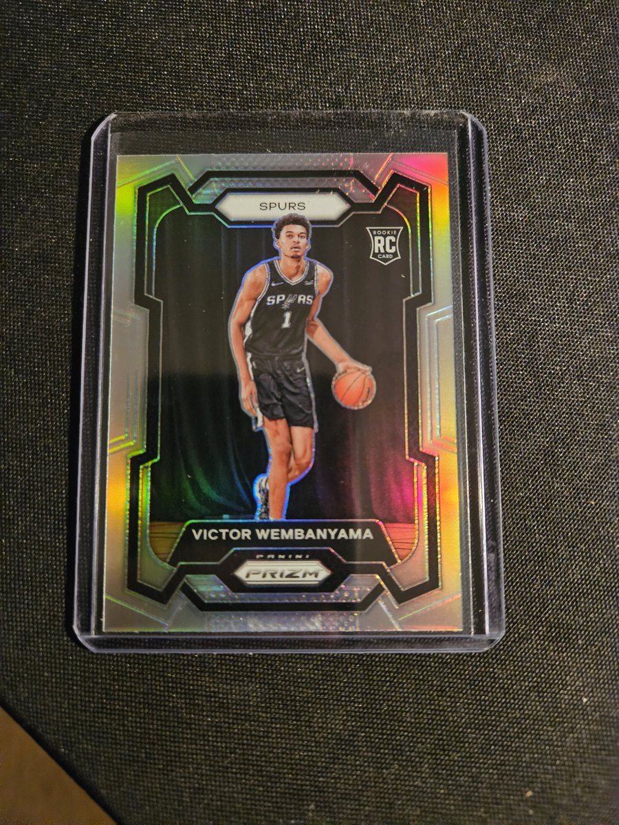 CardsCwc's tweet photo. It's been a minute since I bought any sportscards but I was in Walmart and I had the itch to open few packs. 1 and done!! https://t.co/RdRAEN3GZd