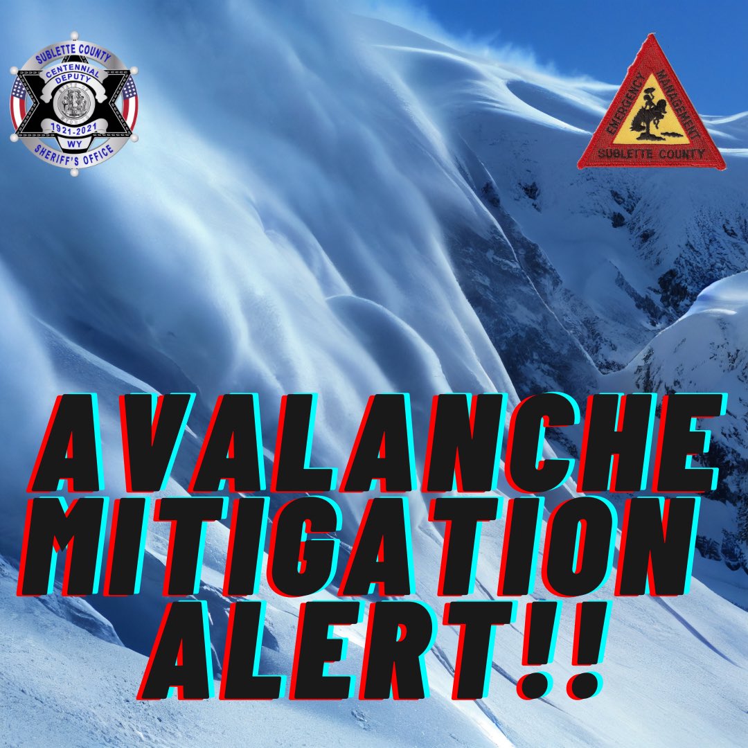 SCEMJmitchell's tweet image. 1/11/23 5:45pm

WYDOT has planned avalanche mitigation operations tomorrow 1/12 at approximatey 9am in the Hoback Canyon. Unknown length of highway closure please plan accordingly.

#SCSOTrafficAlert #SCEMA #SCSO