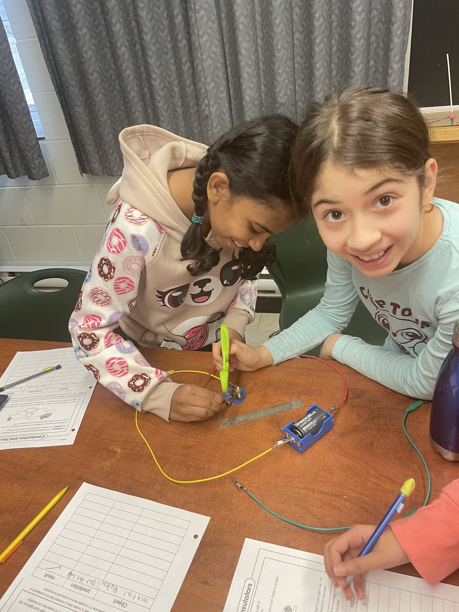Mrs_Chae_Art's tweet photo. Circuits circuits circuits!  Testing conductivity of objects around the classroom.  We love experimenting! @CamillaRoad #scienceClassroom #electricity https://t.co/RLbdKT1Kow