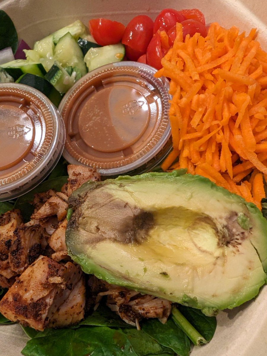 Armyofskankz's tweet photo. @sweetgreen thanks for the rotten avocado. Really striving for those repeat customers... https://t.co/jgOWW5hl2V