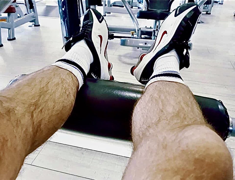 AnthoMano96's tweet photo. Hmmm gods trainings, I’m so horny with my Nike Shox !!

I could destroy three submissive 👅👅👅

#Master #yessir #domi #hardtraining #sweaty #SubmissiveAndBreedable #cock #cuminmebro #kiffeur #nike #shox #holesforuse  #bareback #bbbh #cumslut #bromuscu #gymboy https://t.co/JIMdZ13t3K