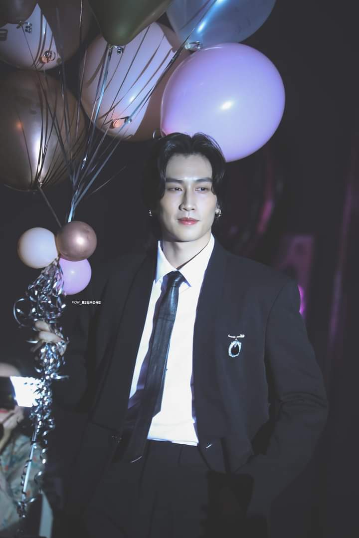 JniniKsoobiu's tweet photo. Morning Bible🌥️
Wake up to receive morning greetings from your lovely bsumbody🖤🫶🏻

#BibleWichapas #bsumone @biblesumett https://t.co/MdLhgquGU0