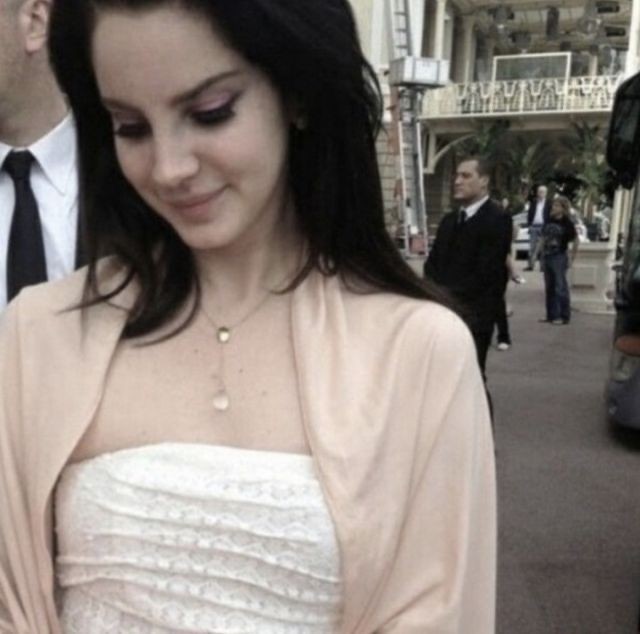 ⋆𐙚₊˚ Como se iban a llamar originalmente los álbumes de Lana 

                    ♡₊˚ 🩰・₊✧