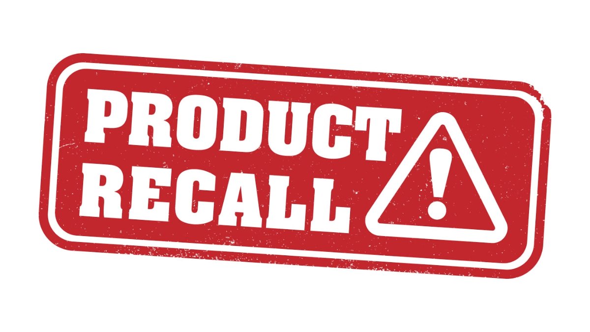 Quaker Oats is recalling certain granola bars, cereal bars, cereals, and protein bars. Return items for a FULL REFUND. Questions? Visit bit.ly/3tPiRpv or contact Quaker Consumer Relations at 1-800-492-9322 (Mon.-Fri., 9 am – 4:30 pm CST). #Recall #SafetyFirst