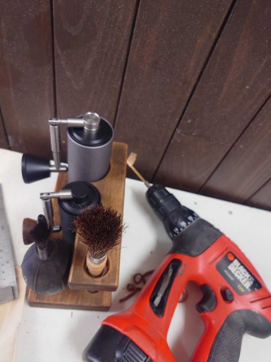 bar_ber_gorilla's tweet photo. 仕事が暇で、空いた時間で作ってみた🔨🪚🪛
 #珈琲ミルスタンド
 #珈琲  #コーヒー
 #タイムモア
 #コーヒーミル https://t.co/iBcmzZ9v41