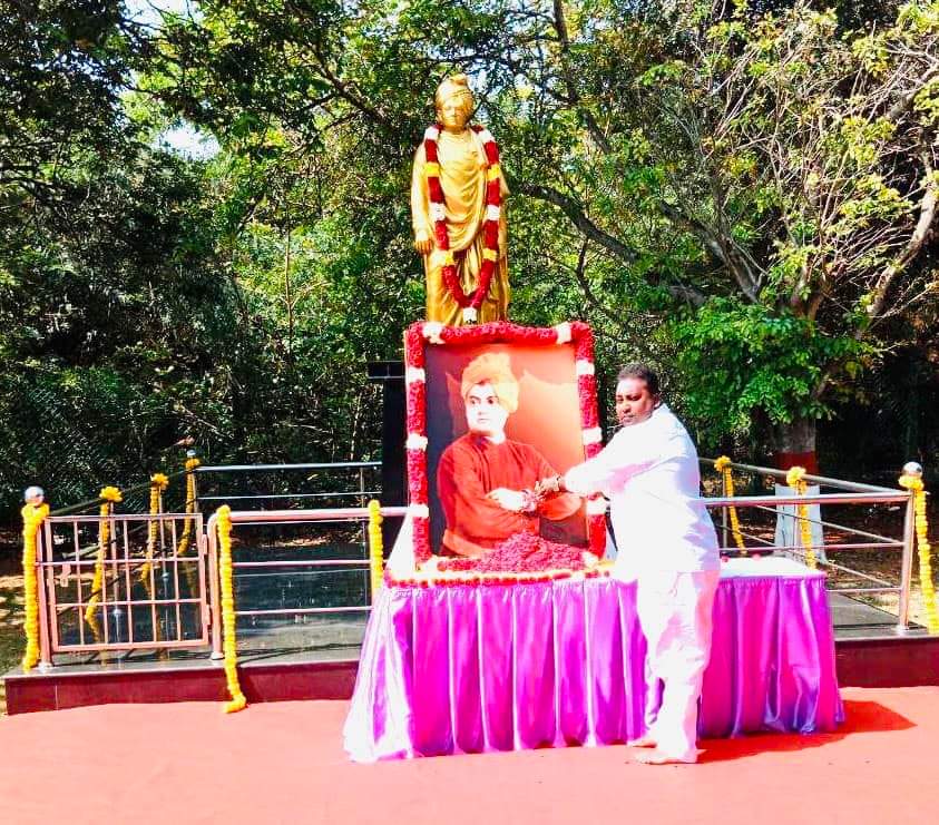 tyapresident's tweet photo. இன்று (12.01.2024)  சுவாமி 
விவேகானந்தரின் பிறந்தநாள்
தேசிய இளைஞர் தினம்
எழுமின்,விழிமின், எண்ணிய கருமம் கைகூடும் வரை உழைமின் உழைமின் என்று தத்துவத்தை 100% அனைத்து சமூக மக்களும் கடைபிடித்து அனைத்து துறைகளில் முதல் இடத்தை பிடிக்க இந்த தேசிய இளைஞர் தினத்தில் உறுதி ஏற்போம். https://t.co/quzvlyHMVh