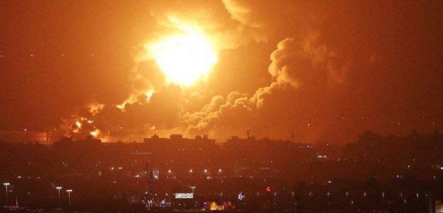 غزة و اليمن ، مش هتعرف تفرق بينهم
بس العدو واحد ، القصف مصدره واحد ، الي بينهي ارواح العرب واحد