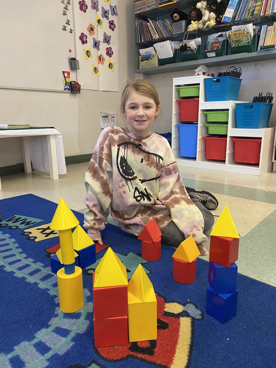 MrsEaton_BER's tweet photo. Some neat structures built with 3D blocks. And more amazing art work. https://t.co/lS2LbSCJij