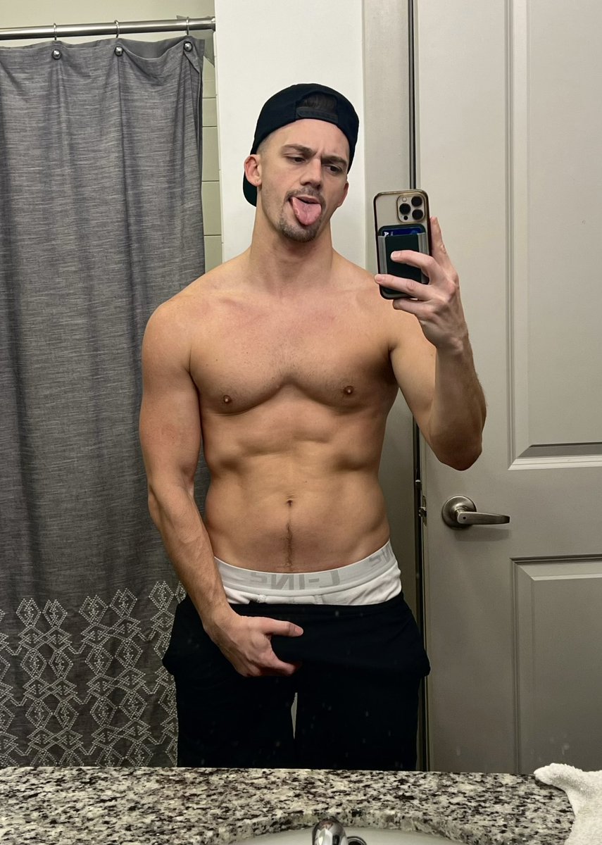 Yourboybren's tweet photo. Arby’s. We have the meat! 🥩 
#postworkout #flex #gay #gaymen #bwc #fitfam https://t.co/Y4S23WZ3Dy