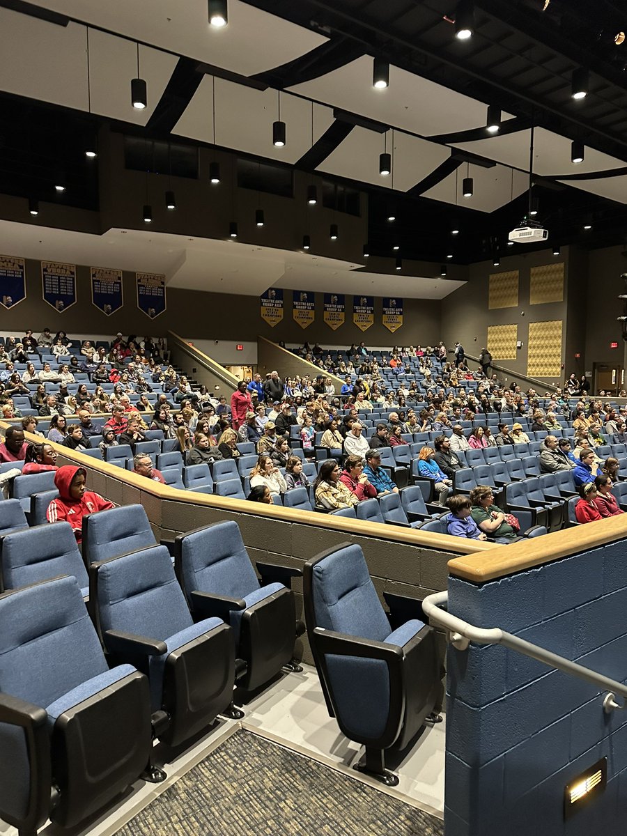 DStempSCPS's tweet photo. Great night out visiting our Rising Freshmen Orientations at some of our schools! https://t.co/iK9t31qeY4