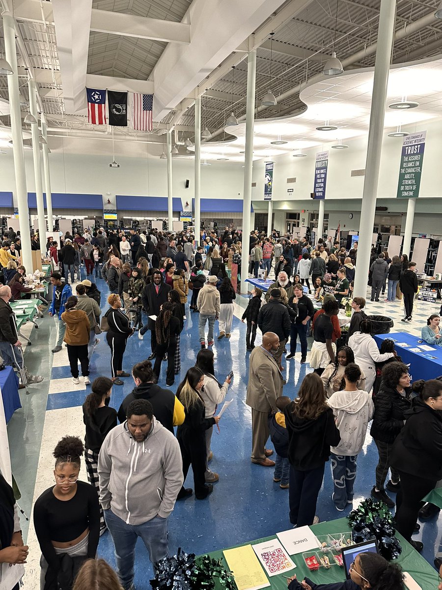 DStempSCPS's tweet photo. Great night out visiting our Rising Freshmen Orientations at some of our schools! https://t.co/iK9t31qeY4