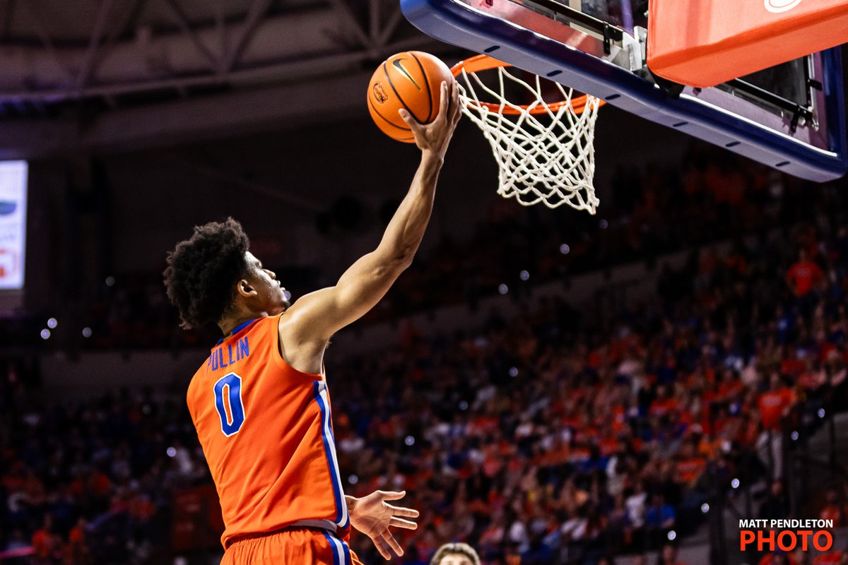 bymattpendleton's tweet photo. #FourFrames
01-06-2024: Florida v #6 Kentucky men's basketbal SEC opener
📸 for @USATODAYSports
#sports #photography #basketball https://t.co/MHRuTbylB1
