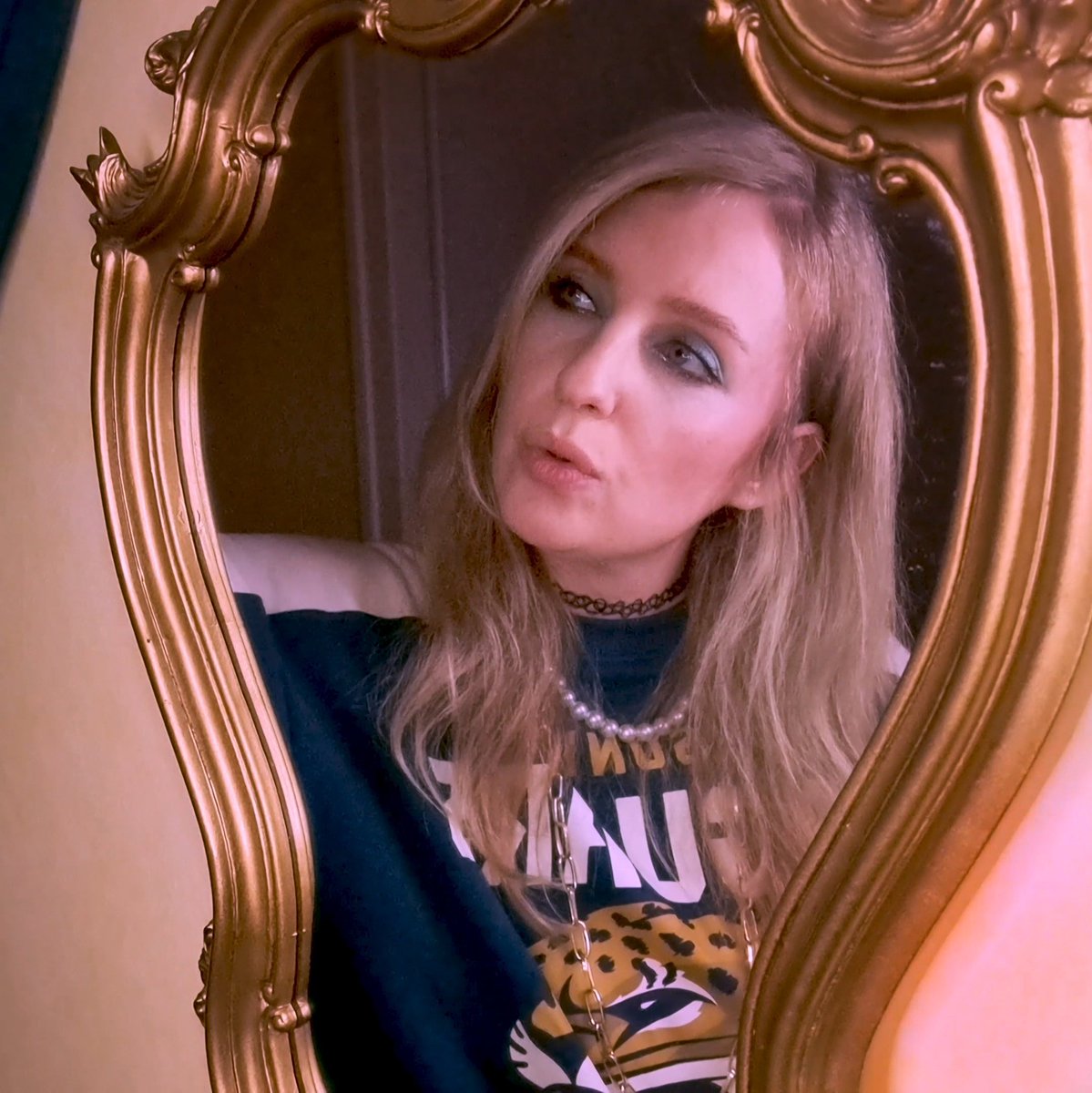 youtu.be/bWCT3tQkPrY
GRETA GRACE pop music band
@gretagraceband 

#gretagrace #greta #grace  #popmusic #style #yashabo  #celebrities #celebrity #popmusic #ralphlauren #gucci #illustration #イラスト #feshion #singers #music