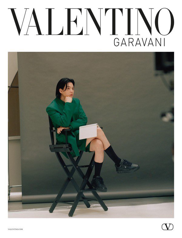 _candyclover's tweet photo. #SUGA @BTS_twt ‘Valentino The Narratives’

https://t.co/DovP6rdAUi https://t.co/Dzirwt3DZC