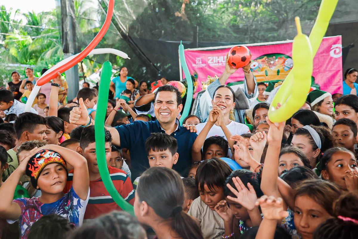 jorgexsa's tweet image. En Barrio Nuevo y San José Ixtapa llegaron los Reyes Magos con muchos regalos y todos los zankitas la pasaron padrísimo. La música puso a bailar a chicos y grandes y se fueron muy contentos.