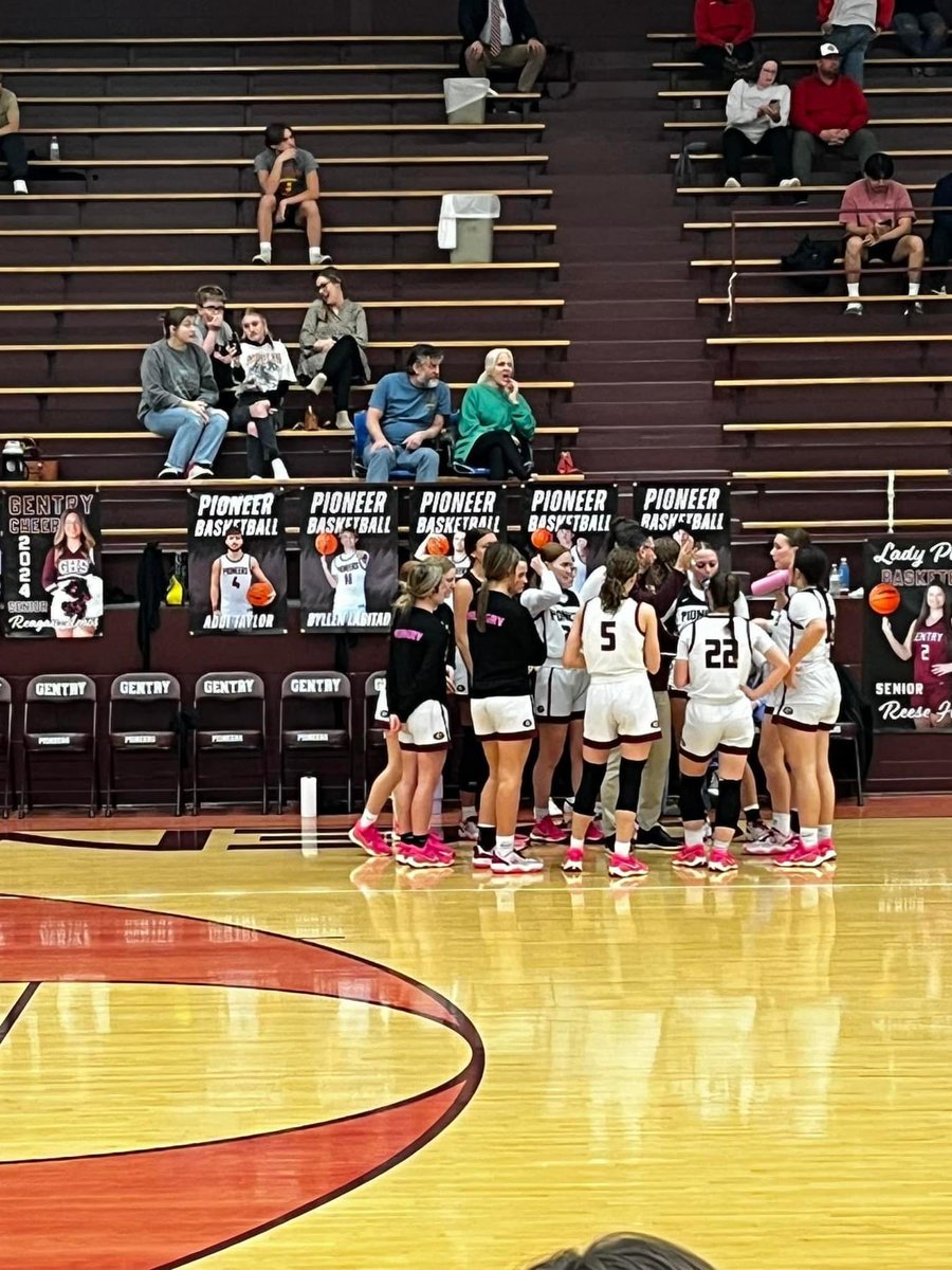 MaroonMadnesss's tweet photo. Lady Pioneers 52
Farmington 76
Final https://t.co/er7YqPMei8