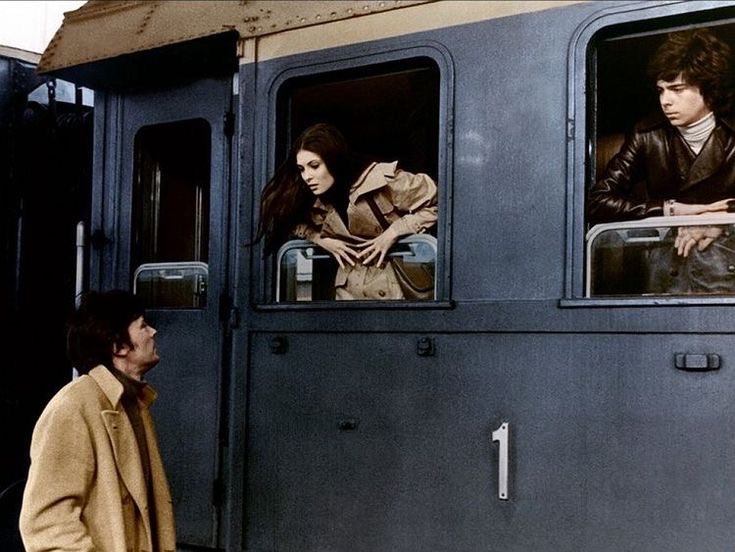 يامطول الغيبات مابي الغنايم 
هو فيه اغلى من رجوعك غنيمه ؟