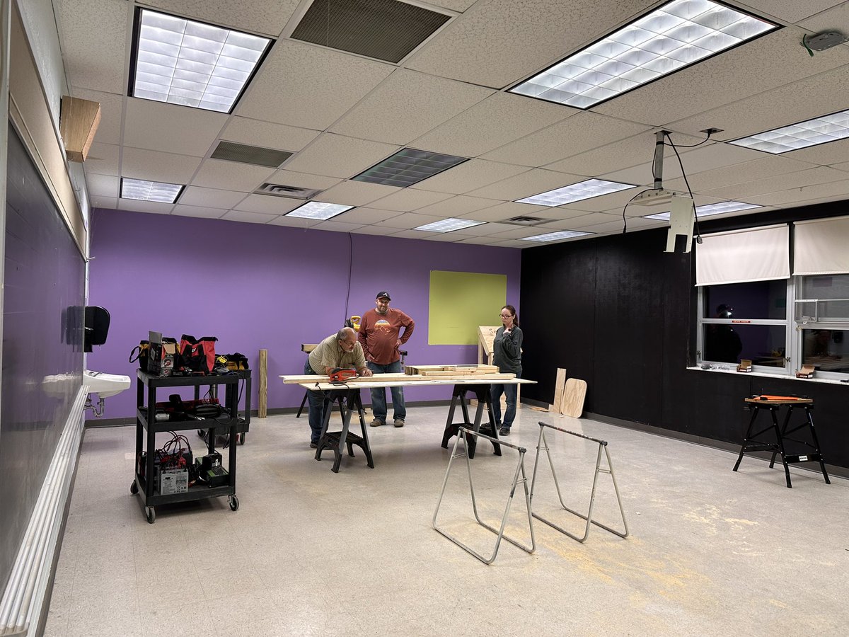 DarkSideRobots's tweet image. Prototyping week: when the “robot people” get to play with wood.