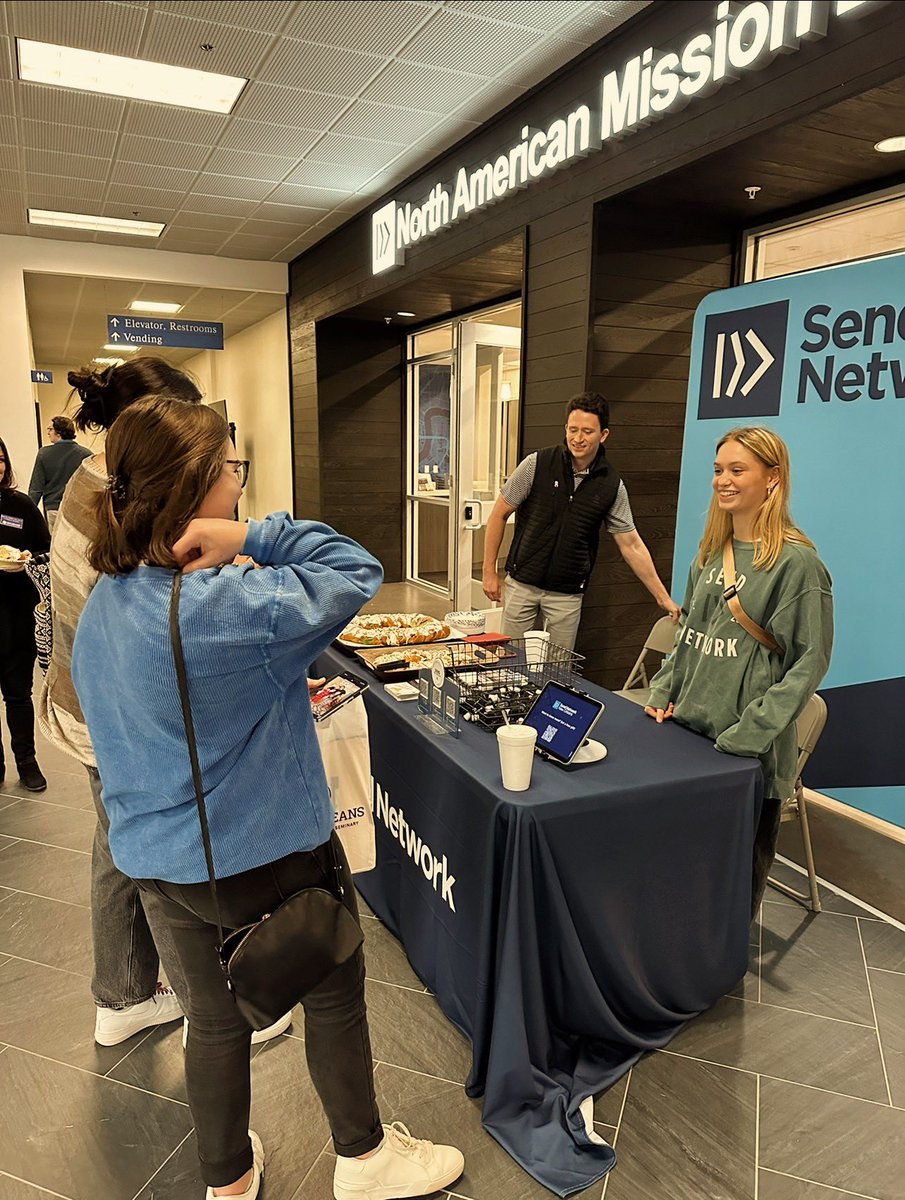We loved meeting new students at NOBTS New student orientation today and enjoying some king cake all together! 🙌🏻🙌🏻 Thanks George Ross for being able to give some encouraging words and some advice for the new semester!  #preparehereserveanywhere #wearesendnetwork #bettertogether