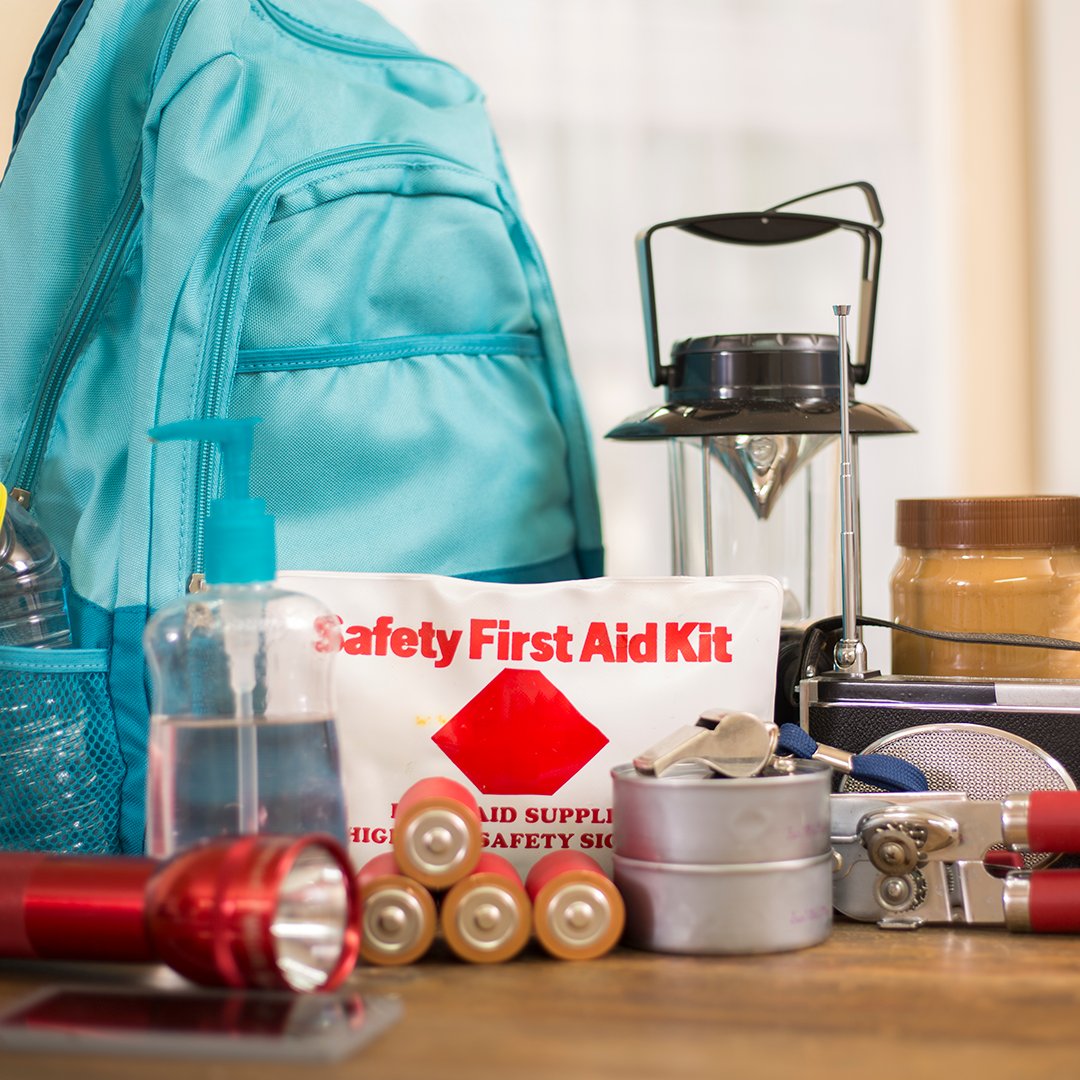 insurefishers1's tweet photo. Do you know what a go-bag is? And why you might want one in your home, car and at work? Find out now. https://t.co/bTnlRhF2a5 https://t.co/8NaJ4iQBgD