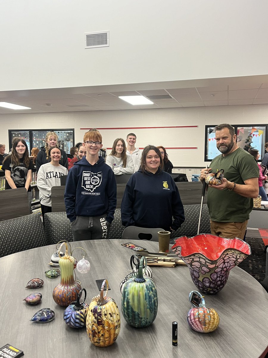 LECollegeCareer's tweet photo. Logan Elm students heard an amazing career chat from Jack Pine today. Thanks for visiting us and sharing story! https://t.co/79r5YLT38h