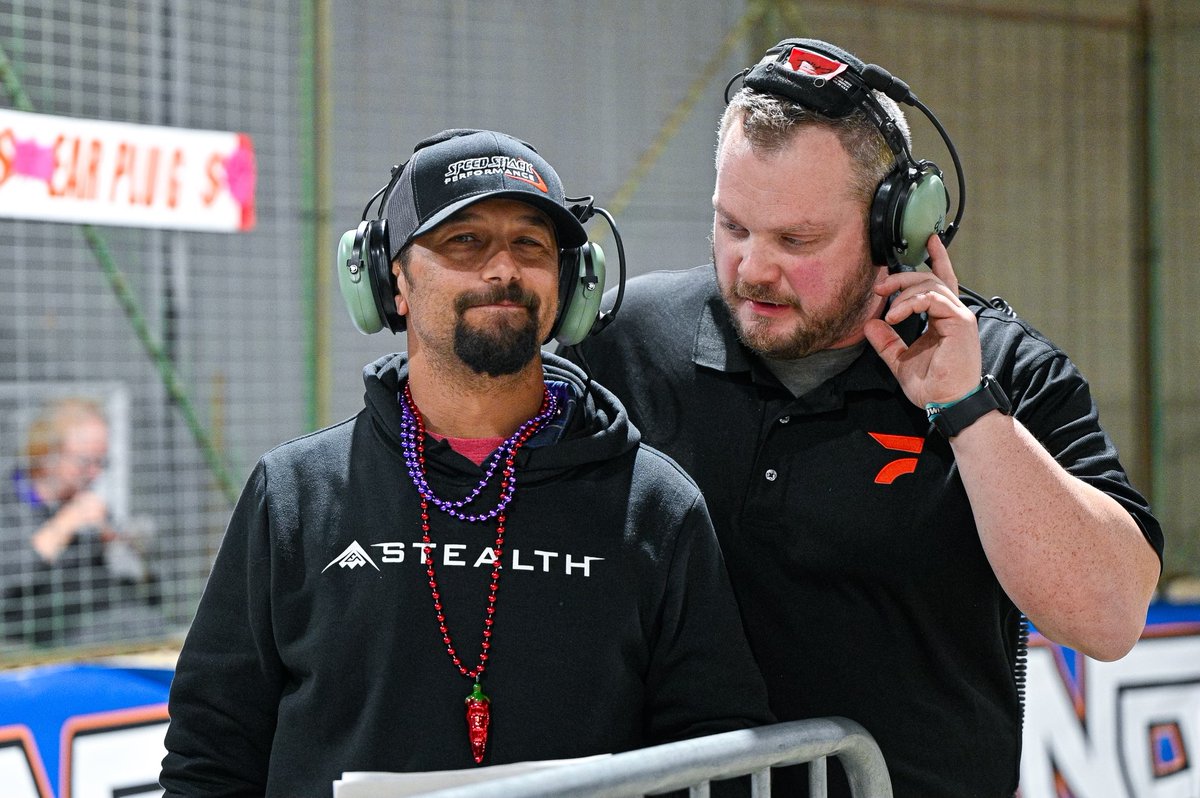FloRacing's tweet photo. The all-driver broadcast for tonight's #ChiliBowl Qualifiers is underway on FloRacing! 

Booth: @dillon_welch, @clintonboyles98 and @kevinthomasjr 

Infield: @WindomChris 

Ramp Interviews: @TMezdriftz https://t.co/LkCVTFCDNg