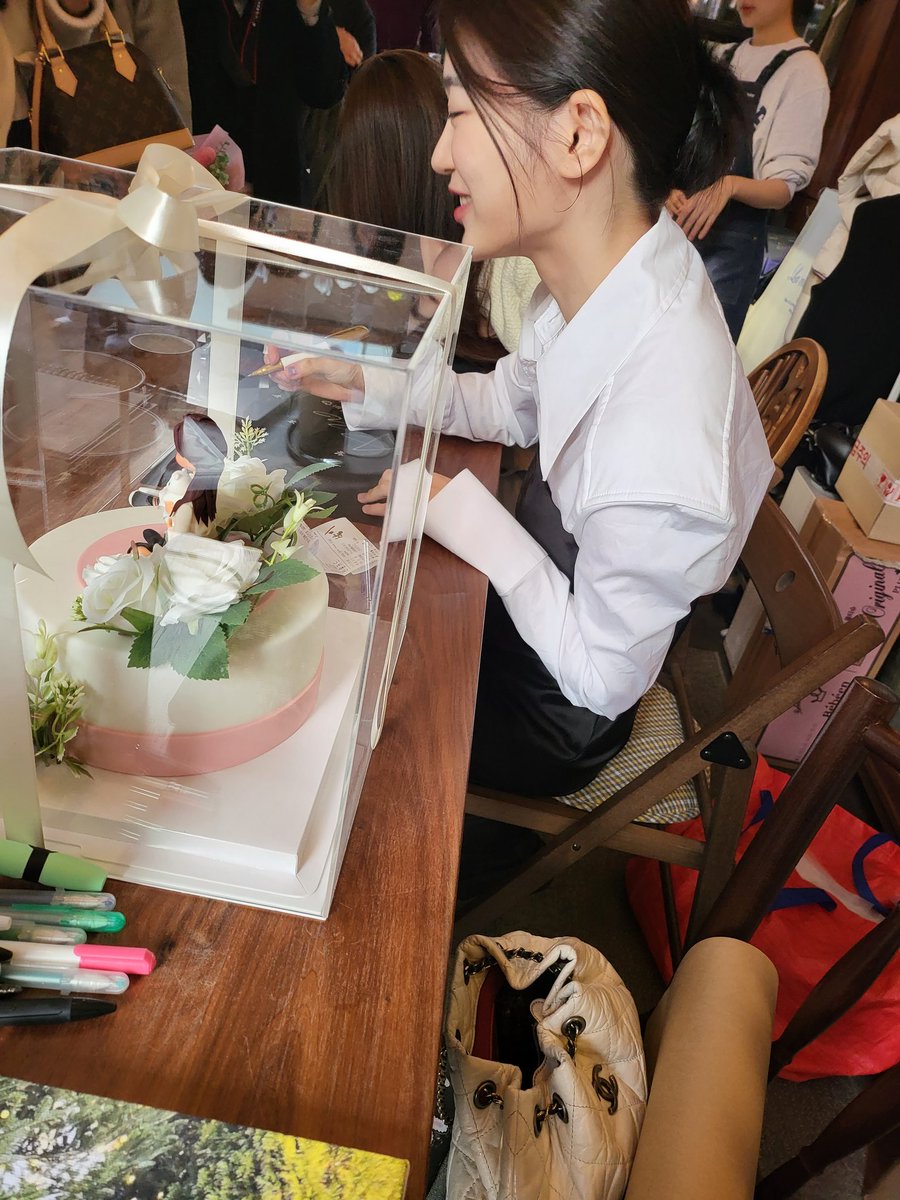 soljiwan814's tweet photo. 스장 보고싶다 https://t.co/cUwzIKVhNi