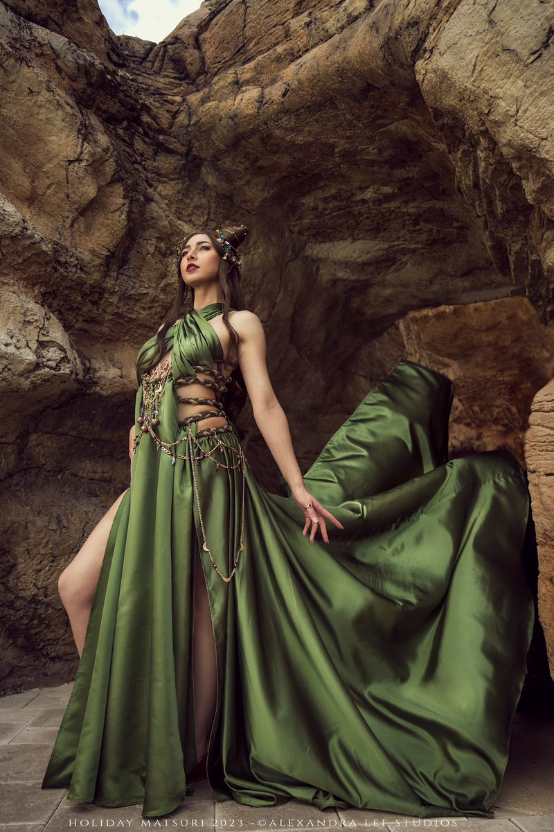 1oddhuman's tweet photo. Jude Duarte⚔️

I had a lot of fun designing my version of Jude and just letting my itch to make something whimsy and fantasy run wild! I doubt this is the end of cosplaying from books for me the only question is, which next.

📸: @ALeeStudios 

#thecruelprince #cosplay https://t.co/JjNCYgWffi