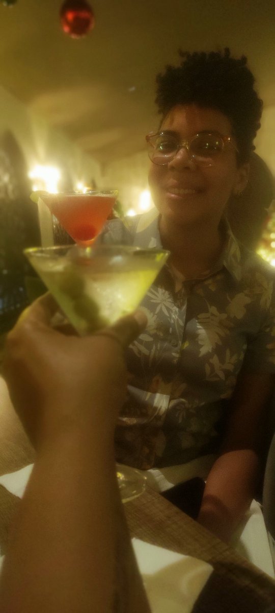 ankheset's tweet photo. Comenzaron oficialmente las Paohtronales de @PaohGuerrero_ ✨🎂🍾🪄✨ Así es que se celebra, carajo 🤭 #bdaygal #34 https://t.co/eQ9zoHkRIL
