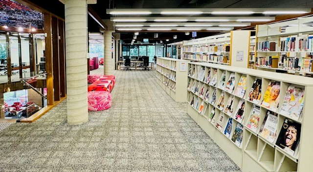 Explore Level 3 at the Kelvin Grove Library for a diverse magazine collection! Perfect for a study boost or downtime. 📚🔍 #QUTLibrary #MagazineMood