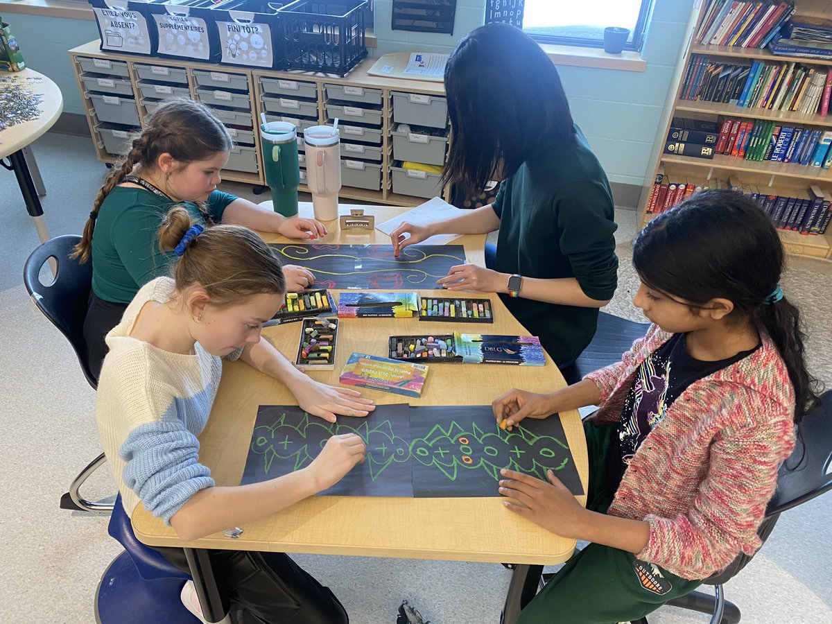 Working together and building community through bilateral mirror drawings 🎨✍🏼 Students took turns mirroring each other to create beautiful works of art as a team! #SageCreekLRSD