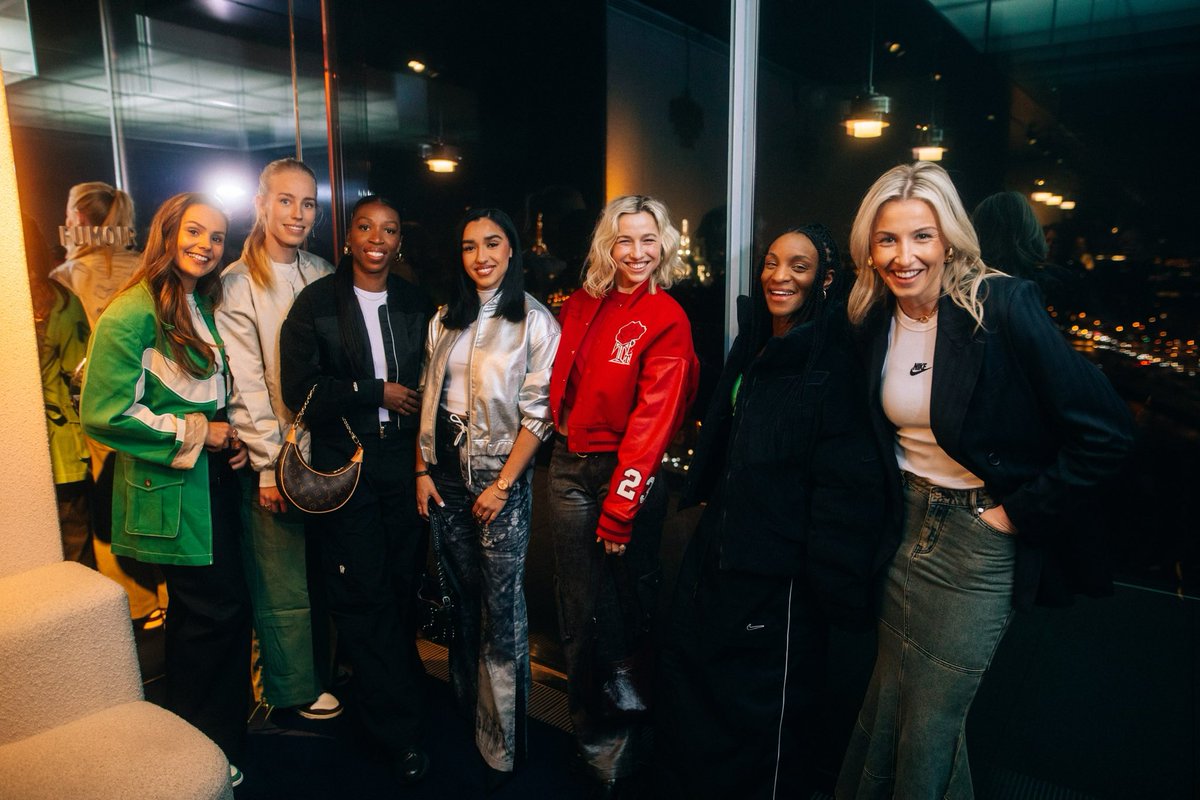 Crystal Dunn | Soubrier | tweet media