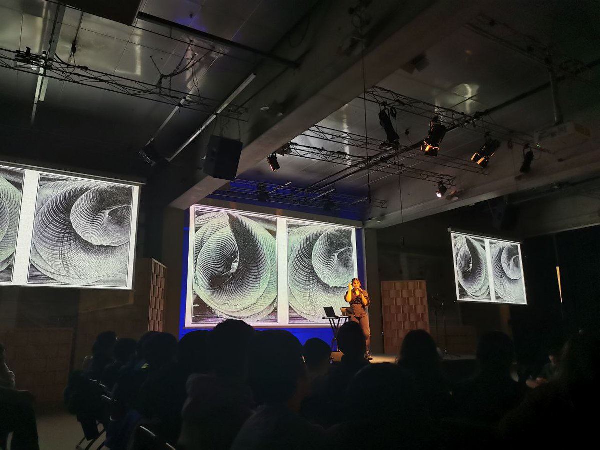 Quina passada de matí al @cececebe !! Hem conegut la <a href="/mariaarnaldimas/">MARIA ARNAL</a> i les possibilitats de la IA per a arts i música 🎧. 

És tot un plaer participar en el projecte ALIA amb l'alumnat de Batxillerat ☺️.

#ITB #Batxi #IA #ALIA