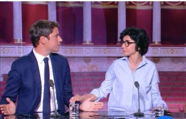France61224153's tweet photo. En 2021 Rachida Dati disait :
"En Marche, c’est des traîtres de gauche et des traîtres de droite"
Comment voulez-vous  encore avoir confiance quand vous voyez cette photo ? https://t.co/2bp5QgNzsL
