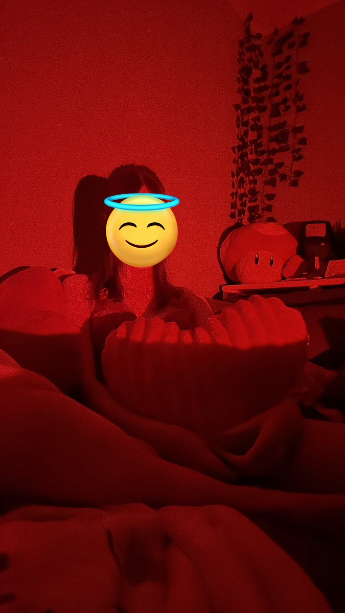 jolixscrm's tweet photo. i finally got a boyfriend. <3 https://t.co/vhA0z3l1X3